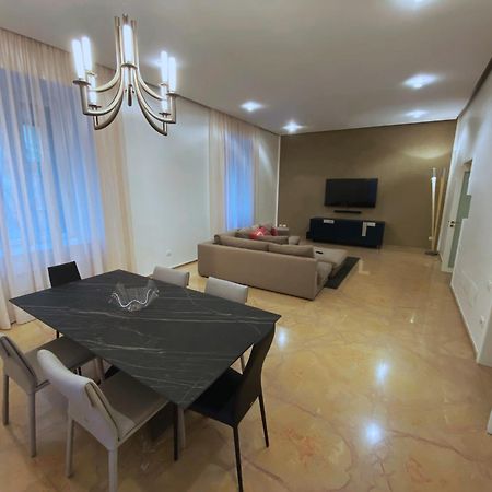 Appartamento Luxury House With Parking Napoli Esterno foto