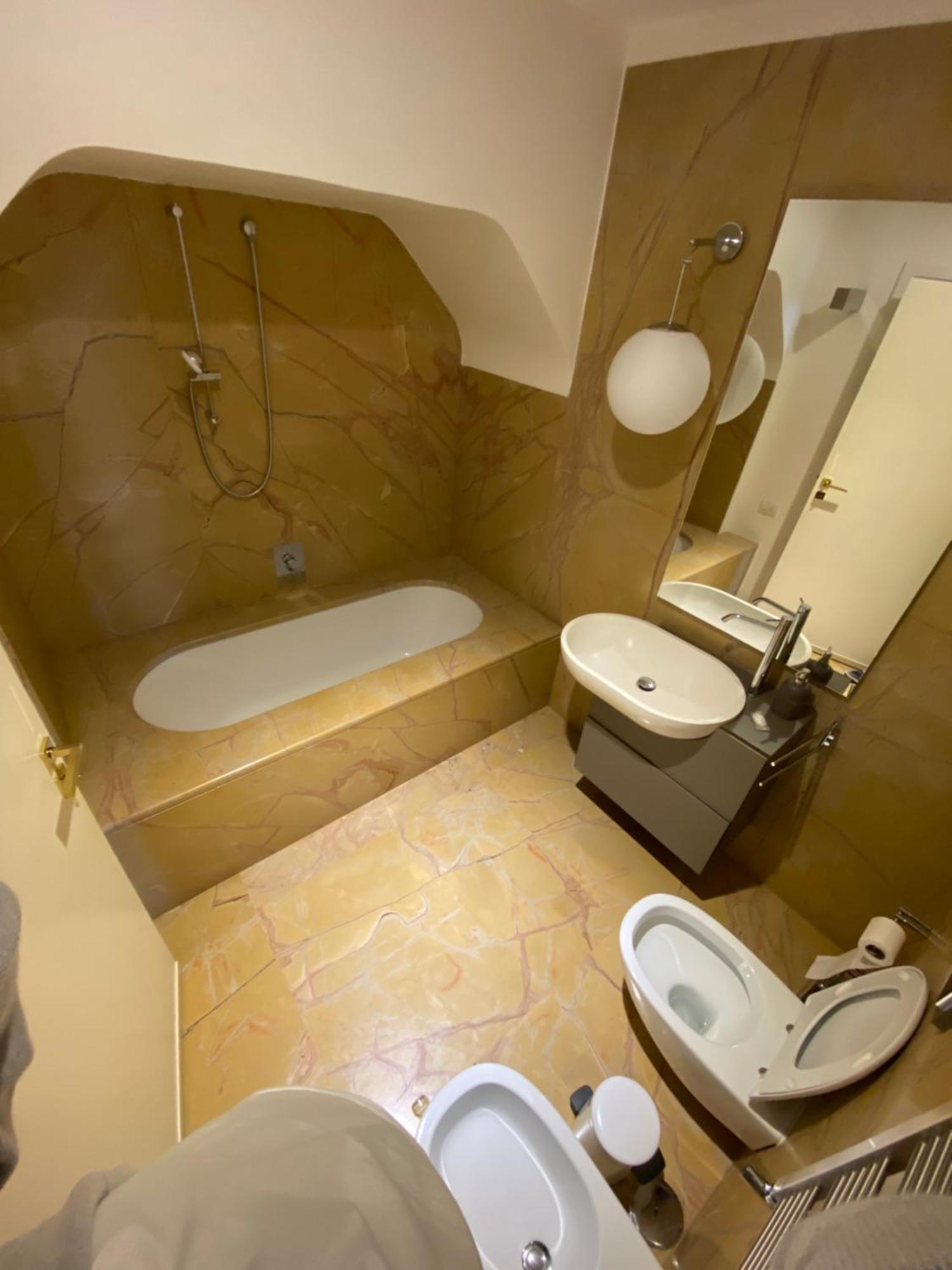 Appartamento Luxury House With Parking Napoli Esterno foto