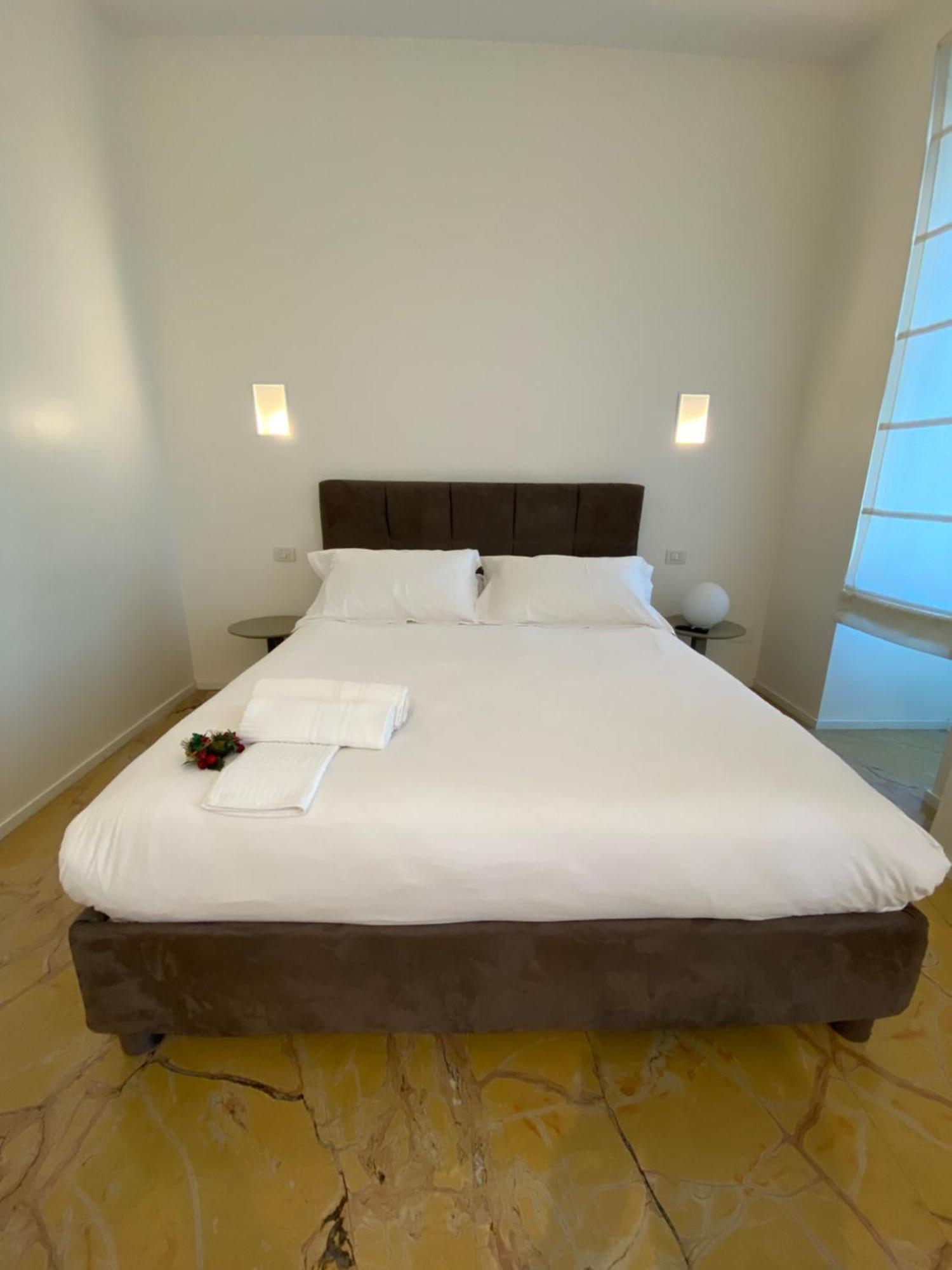 Appartamento Luxury House With Parking Napoli Esterno foto